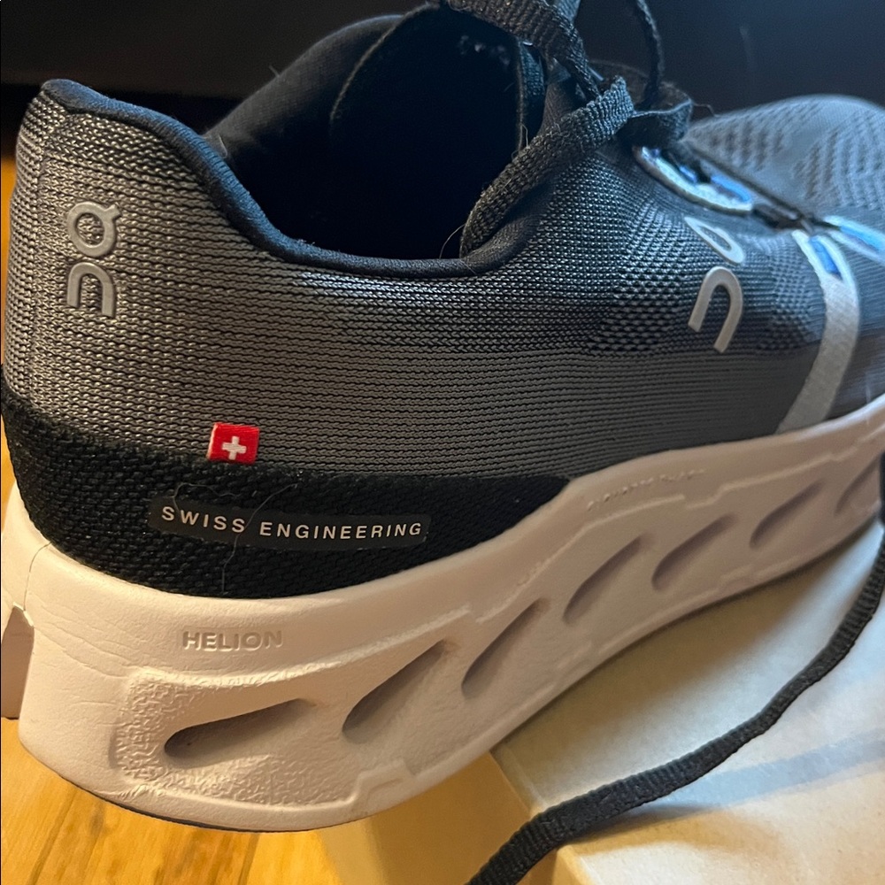 On Cloud Eclipse Running Gray And Black Sneakers … - image 3